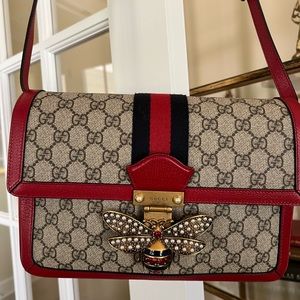 Gucci GG Red Supreme Queen Margaret Medium Shoulder Bag